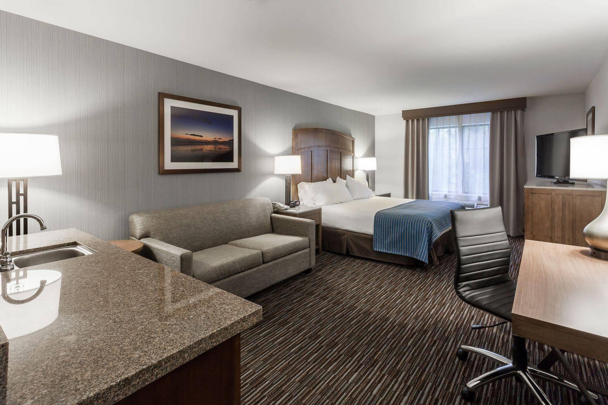 Holiday Inn Express & Suites Carpinteria By Ihg Exterior foto